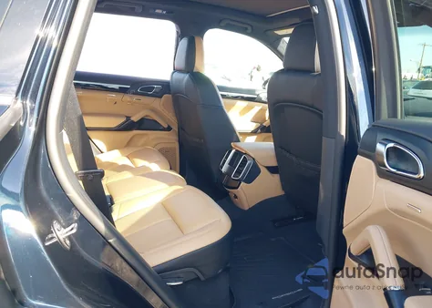 2016 Porsche Cayenne из США, поврежденный, VIN WP1AA2A25GLA10088